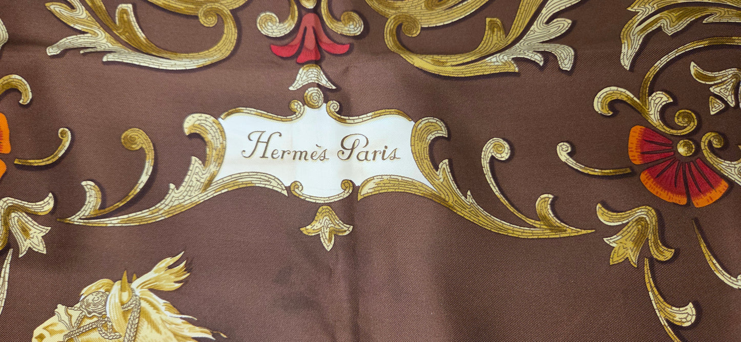 Carré Hermès en twill de soie intitulé " Le Cheval Turc "