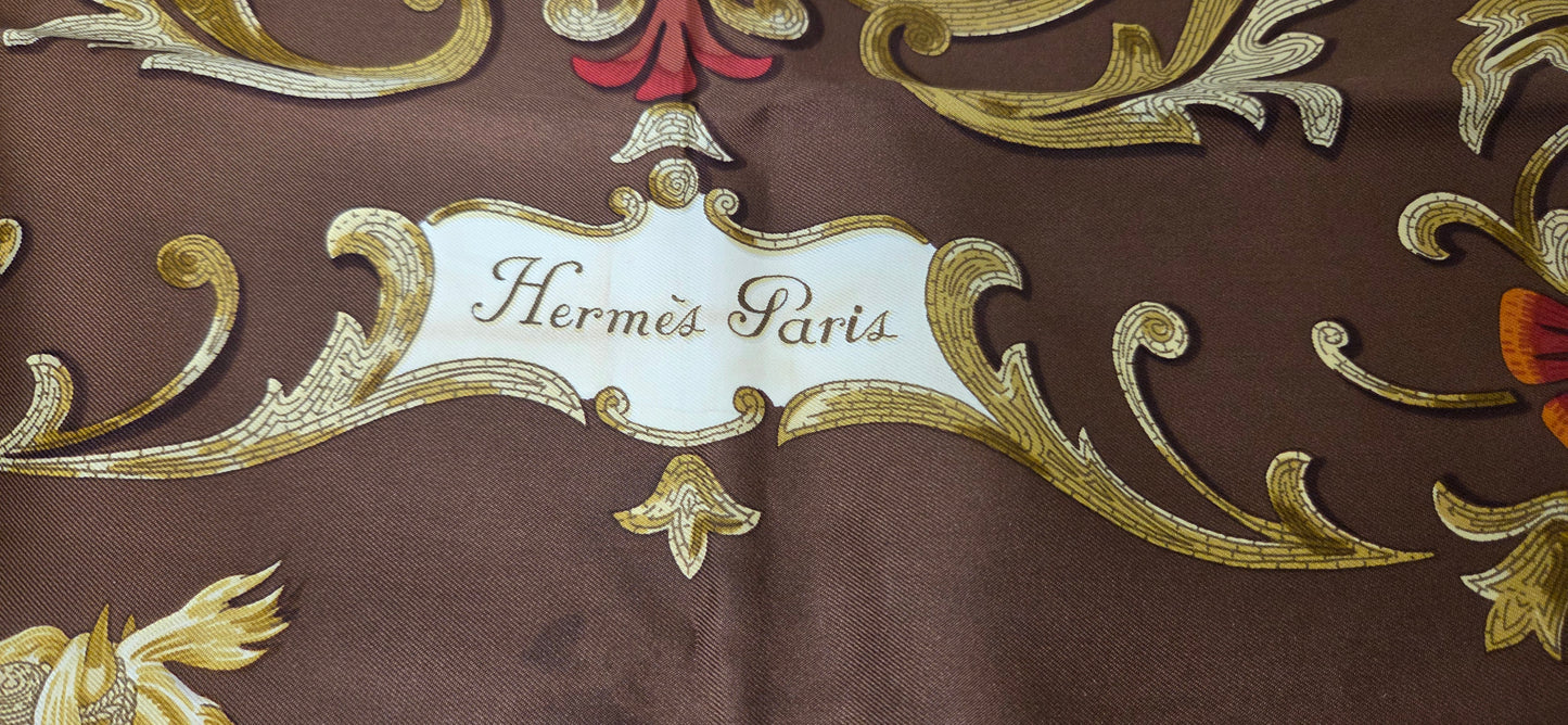 Carré Hermès en twill de soie intitulé " Le Cheval Turc "