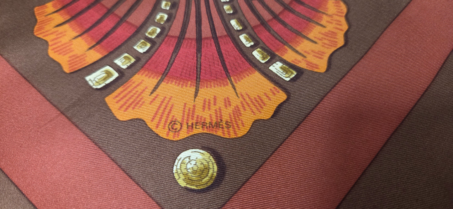 Carré Hermès en twill de soie intitulé " Le Cheval Turc "