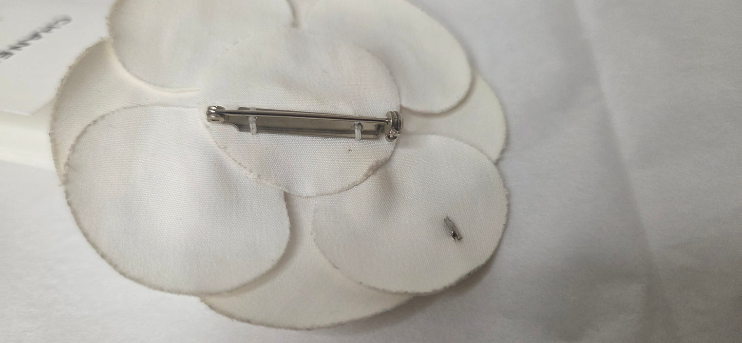 Chanel Broche "Camelia"
