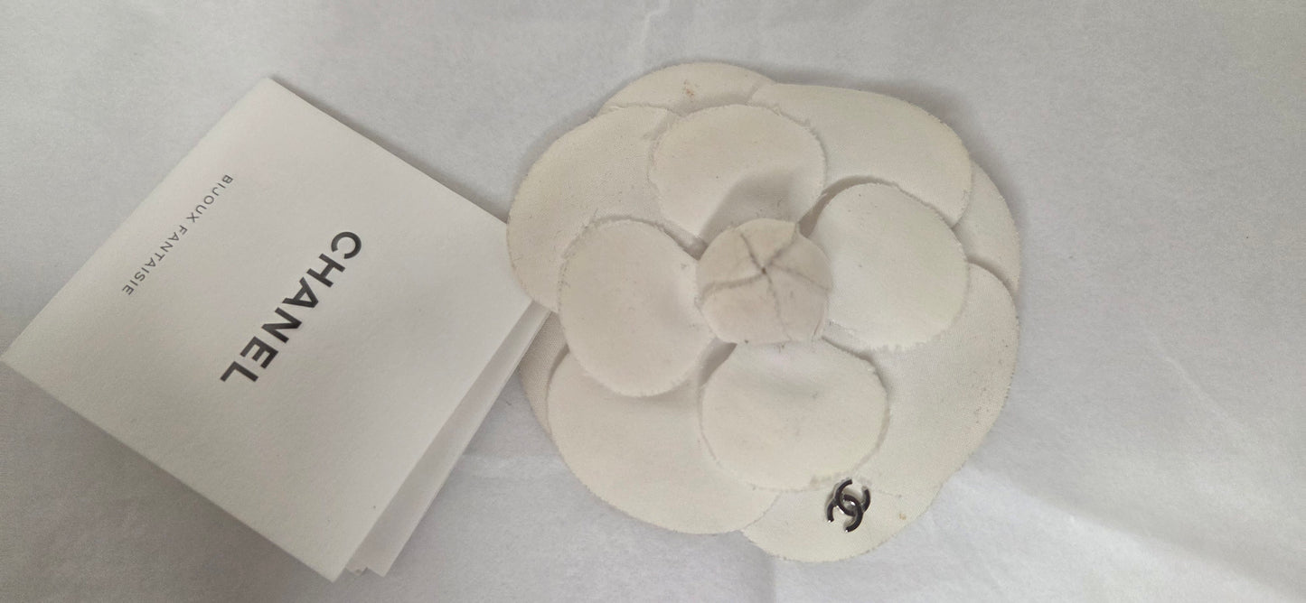 Chanel Broche "Camelia"