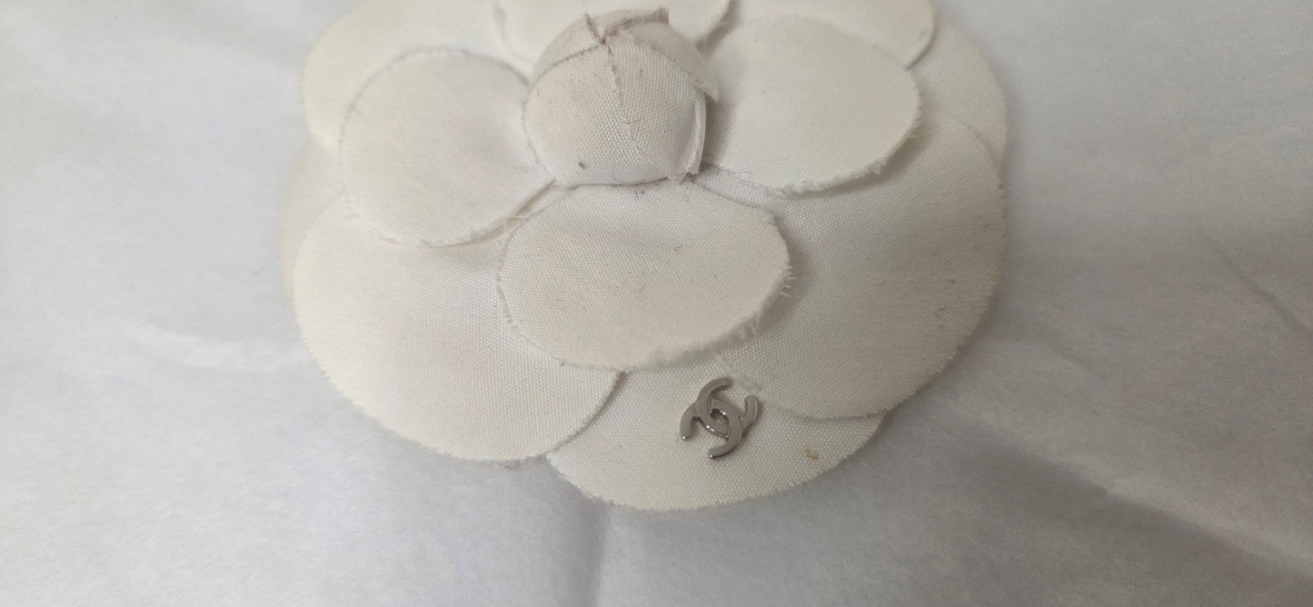 Chanel Broche "Camelia"